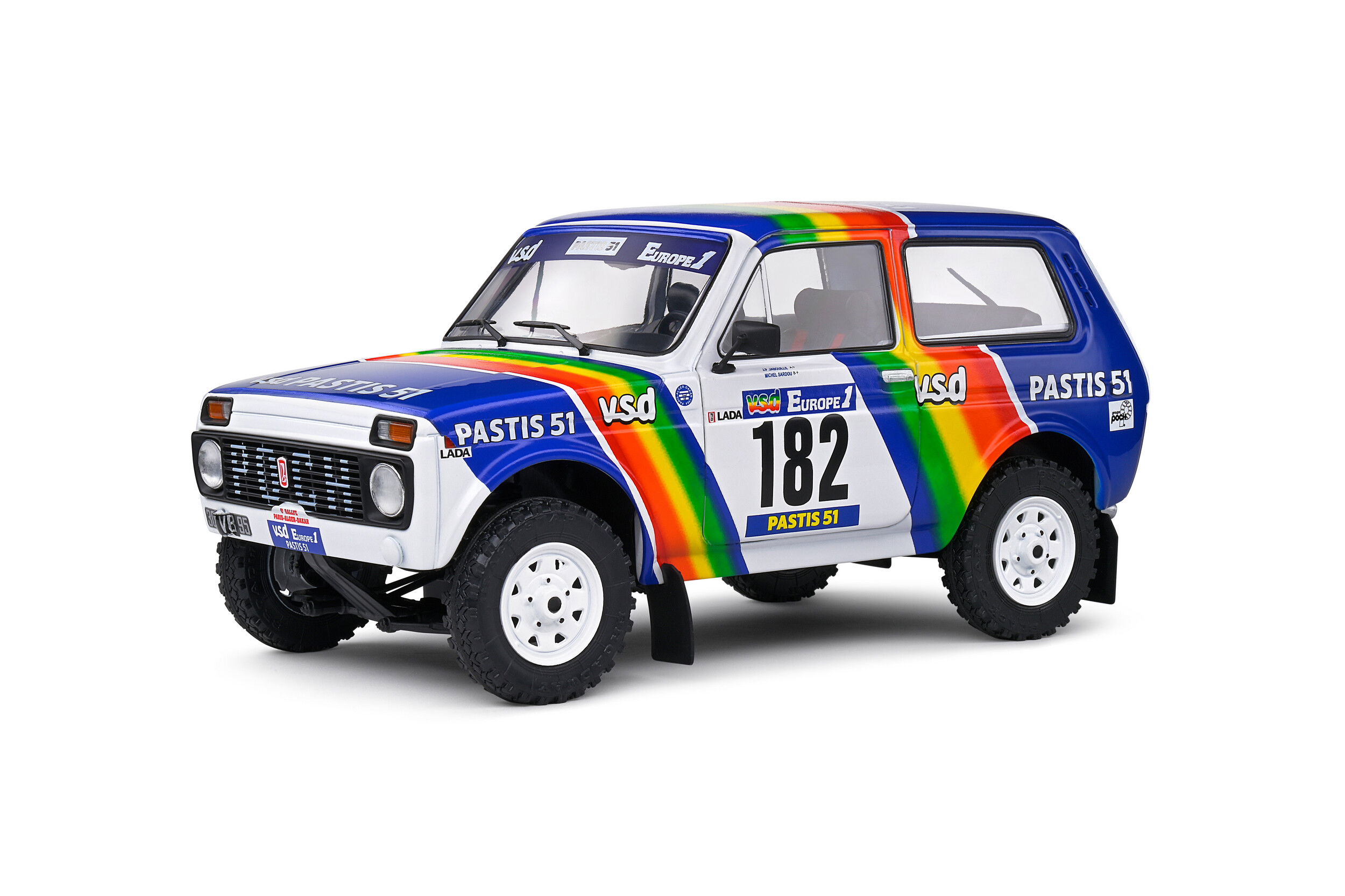 1-18-lada-niva-white-182-jabouille-sardou-paris-dakar-1984-01