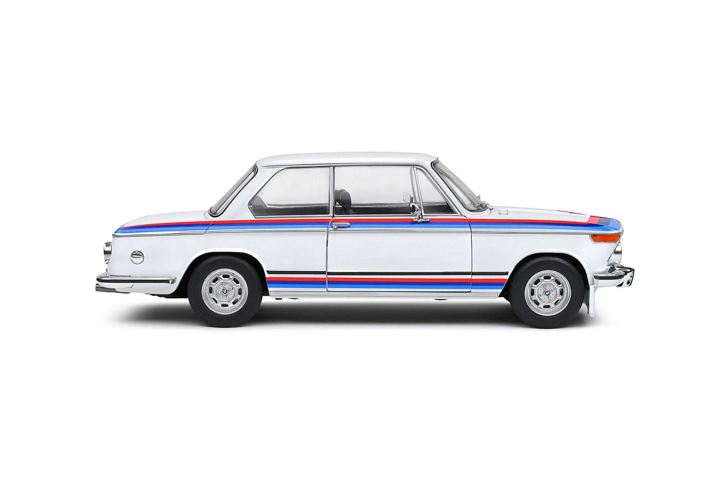 1-18-bmw-2002-tii-turbo-evocation-white-1971-05